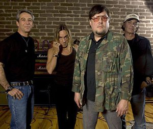 25330216-25330217-slarge The Stooges